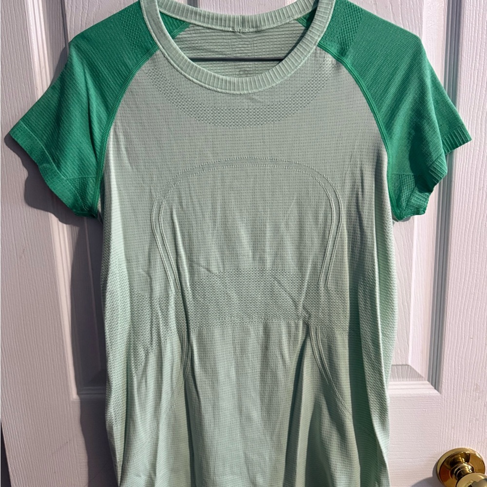 lululemon athletica Mint Green Contrast Sleeve Short Sleeve Tee